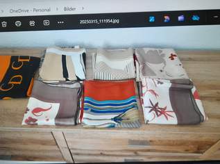 Sehr schöne Halstücher neuwertig, 2 €, Kleidung & Schmuck-Accessoires, Uhren, Schmuck in 1220 Donaustadt Sehr schöne Halstücher neuwertig, 2 €, Kleidung & Schmuck-Accessoires, Uhren, Schmuck in 1220 Donaustadt