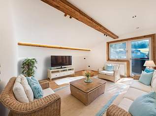 Design trifft Geborgenheit – Exklusiv sanierte Dachgeschosswohnung, 549000 €, Immobilien-Wohnungen in 6365 Gemeinde Kirchberg in Tirol
