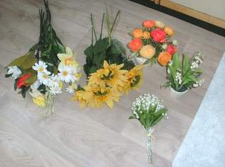 Verschiedene Deko-Blumen , Kunststoff-Blumen Maiglöckchen, Margeritten, Narzissen,