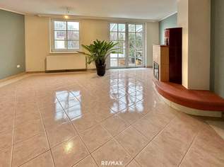 Geräumiges Eck-Reihenhaus mit guter Infrastruktur und Parkplatz, 570000 €, Immobilien-Häuser in 1230 Liesing