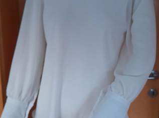 1 mal getragene Bluse in Größe M von Rlinea, 7 €, Kleidung & Schmuck-Damenkleidung in 6600 Marktgemeinde Reutte