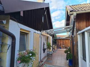 Charmantes Haus mit Nebengebäuden und liebevoll gestaltetem Garten, 259000 €, Immobilien-Häuser in 4901 Ottnang am Hausruck