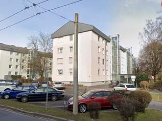 Preiswerte, großzügig geschnittene und ansprechende 4-Raum-Wohnung in zentraler und trotzdem sehr ruhiger Lage!, 748.22 €, Immobilien-Wohnungen in Oberösterreich