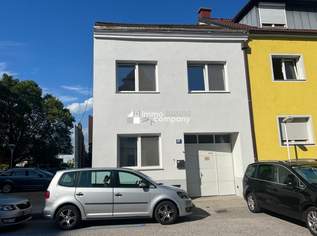 Attraktives Investment: Vermietetes Mehrfamilienhaus in Wiener Neustadt zu verkaufen!, 439000 €, Immobilien-Häuser in Niederösterreich