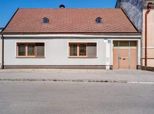 Charmantes, renovierungsbedürftiges Zweifamilienhaus in Engelhartstetten mit großen Grund, Stadel und Nebengebäuden, 480000 €, Immobilien-Häuser in 2292 Engelhartstetten