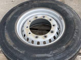 Michelin und Continental LKW Reifen mit Felge