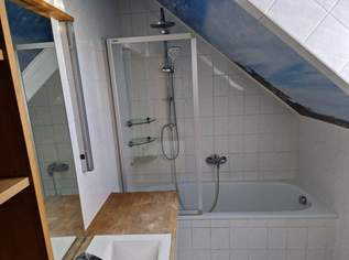 Provisionsfreie, südseitige 2 Zimmer DG Wohnung plus Balkon Provisionsfreie, südseitige 2 Zimmer DG Wohnung plus Balkon