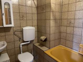 Helle Wohnung mit Balkon in Ruhelage