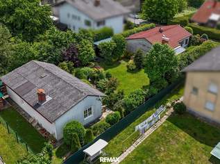 Zwei Einfamilienhäuser auf großzügigem Grundstück in sonniger Lage, 550000 €, Immobilien-Häuser in 8041 
