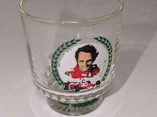  Trinkglas Niki Lauda Weltmeister 1975 klein, 99 €, Marktplatz-Antiquitäten, Sammlerobjekte & Kunst in 4675 Weibern