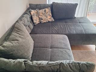 Wohnzimmer-Couch / Dunkelgrün / Stoff / Sehr guter Zustand, 350 €, Haus, Bau, Garten-Möbel & Sanitär in 2201 Gemeinde Gerasdorf bei Wien