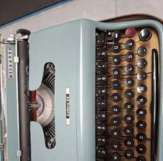 Schreibmaschine Olivetti 