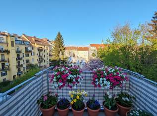 Dachgeschoßwohnung im Altbau: Erstbezug nach Sanierung mit Balkon und Einbauküche!, 816.49 €, Immobilien-Wohnungen in 8010 