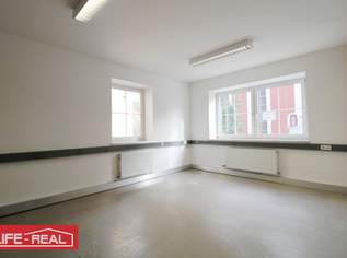 Großzügiges Büro / Ordination in Toplage: Vielseitige Nutzung in historischem Ambiente im Zentrum von Ried, 1890 €, Immobilien-Gewerbeobjekte in 4910 Ried im Innkreis