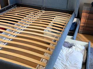 IKEA Tufjord Bettgestell gepolstert mit Schubladen und Lattenrost 160 x 200cm, 200 €, Haus, Bau, Garten-Möbel & Sanitär in 1080 Josefstadt