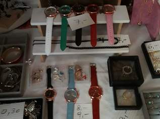 ES FUNKELT, BLITZT, GLÄNZT, STRAHLT, TICKT !!, 0.3 €, Kleidung & Schmuck-Accessoires, Uhren, Schmuck in 1200 Brigittenau ES FUNKELT, BLITZT, GLÄNZT, STRAHLT, TICKT !!, 0.3 €, Kleidung & Schmuck-Accessoires, Uhren, Schmuck in 1200 Brigittenau