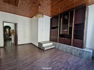 1 Zimmer mit Singleküche, Dusche und WC. Renovieren / sanieren oder auch so einziehen möglich und fertig., 121000 €, Immobilien-Wohnungen in 1170 Hernals