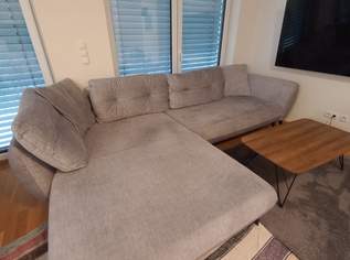 Ecksofa + Couchtisch, 500 €, Haus, Bau, Garten-Möbel & Sanitär in 1110 Simmering