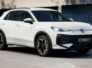 T-Roc R-Line eTSI DSG ''IQLights+EasyOpen+uvm'', 39690 €, Auto & Fahrrad-Autos in 6800 Gisingen