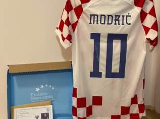 Kroatientrikot Modric unterschrieben