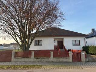 Großzügiges Einfamilienhaus auf fabelhaftem Grundstück, 333333 €, Immobilien-Häuser in 2422 Pama