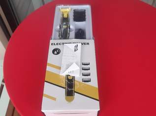 Electric Shaver mit USB Kabel Aufsätzen , 50 €, Marktplatz-Beauty, Gesundheit & Wellness in 6923 Marktgemeinde Lauterach