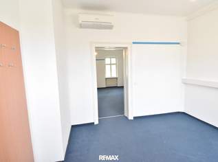 Bürofläche mit zwei Eingängen in denkmalgeschütztem Gebäude und frequentierter Lage!, 933.97 €, Immobilien-Gewerbeobjekte in 7011 Siegendorf Bürofläche mit zwei Eingängen in denkmalgeschütztem Gebäude und frequentierter Lage!, 933.97 €, Immobilien-Gewerbeobjekte in 7011 Siegendorf