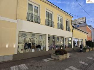 Geschäftshaus in Bestlage von Wiener Neustadt – Innenstadt, große Verkaufsfläche & Parkplätze im Innenhof, 479000 €, Immobilien-Gewerbeobjekte in Niederösterreich