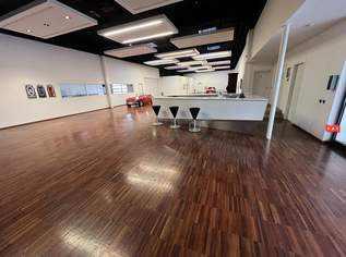 Edler Schauraum für PKW oder Motorradhandel inklusive Werkstatt und großer Lagerhalle, 8100 €, Immobilien-Gewerbeobjekte in 4311 Schwertberg