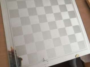 Schachbrett aus Glas, 10 €, Marktplatz-Spiele, Bastelmaterial & Modellbau in 1170 Hernals