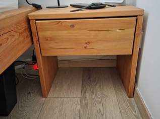 Nachttisch Massivholz Kiefer eichefarben Honig gebeizt, 100 €, Haus, Bau, Garten-Möbel & Sanitär in 1150 Rudolfsheim-Fünfhaus Nachttisch Massivholz Kiefer eichefarben Honig gebeizt, 100 €, Haus, Bau, Garten-Möbel & Sanitär in 1150 Rudolfsheim-Fünfhaus