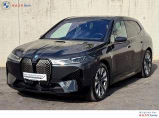 iX xDrive40, 44940 €, Auto & Fahrrad-Autos in 8403 Lang