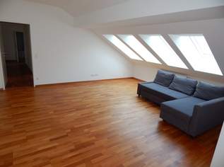 Helle und ruhige Dachgeschosswohnung im Innenhof mit Grünblick, 1395 €, Immobilien-Wohnungen in 1120 Meidling