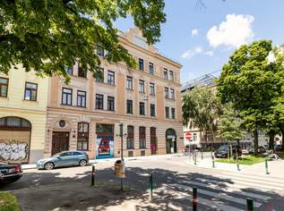 Sanierungsbedürftige Altbauwohnung in prachtvollem Jahrhundertwendehaus | Hofseitiges Schlafzimmer | Nähe Stadthalle, Vogelweidpark, Lugner City, 239000 €, Immobilien-Wohnungen in 1150 Rudolfsheim-Fünfhaus
