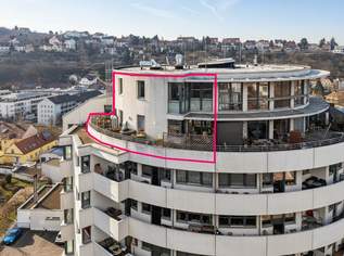 Atemberaubende Dachterrassenwohnung mit Kremstal-Blick im spektakulären "Punkthaus" - fußläufig in die Altstadt, 580000 €, Immobilien-Wohnungen in 3500 Am Steindl