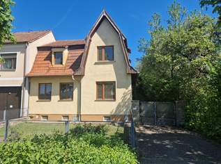 SANIERUNGSBEDÜRFTIGES LANDHAUS MIT TRAUMHAFTEM GARTEN SAMT ALTBAUMBESTAND IN ALLERBESTER WOHN- UND ZENTRUMSLAGE VON KIRCHBERG AM WAGRAM, 247000 €, Immobilien-Häuser in 3470 Kirchberg am Wagram