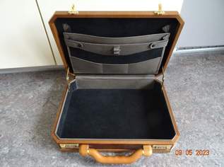 Nobel Hartholzkoffer , 75 €, Kleidung & Schmuck-Taschen & Koffer in 9863 Rennweg am Katschberg Nobel Hartholzkoffer , 75 €, Kleidung & Schmuck-Taschen & Koffer in 9863 Rennweg am Katschberg