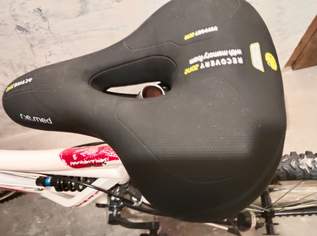 Stratos Mountainbike 26 Zoll mit Gangschaltung und Gelsitz Stratos Mountainbike 26 Zoll mit Gangschaltung und Gelsitz