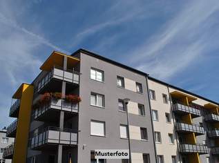 Wohnung Nr. 4 im 2. OG - Sanierungsobjekt mit Loggia, 302000 €, Immobilien-Gewerbeobjekte in Tirol