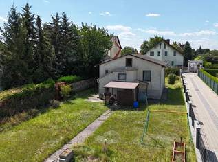 MACH WAS DRAUS ODER REISS ES AB !! 1156 m2 Grundstücksfläche mit Altbestand I Nahe S-Bahn I Ruhige Lage I Nahversorger fußläufig erreichbar, 299000 €, Immobilien-Häuser in 2231 Strasshof an der Nordbahn