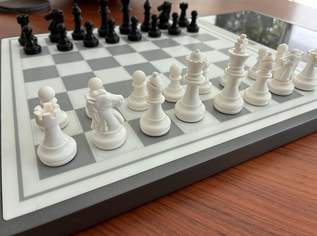Chessnut Evo AI elektronisches Schachbrett Chessnut Evo AI elektronisches Schachbrett