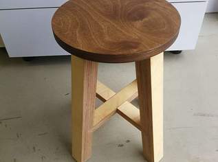 Holzhocker Massiv, 49 €, Haus, Bau, Garten-Möbel & Sanitär in 2232 Gemeinde Deutsch-Wagram Holzhocker Massiv, 49 €, Haus, Bau, Garten-Möbel & Sanitär in 2232 Gemeinde Deutsch-Wagram