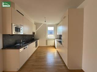 Exklusive 5-Zimmer-Dachgeschosswohnung mit großzügigem Grundriss und sonnigem Balkon - JETZT ANFRAGEN, 3724.87 €, Immobilien-Wohnungen in 1190 Döbling