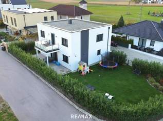 Modernes Einfamilienhaus in Ziegelmassivbauweise – Stilvolles Wohnen in ruhiger Lage, 548000 €, Immobilien-Häuser in 5233 Pischelsdorf am Engelbach