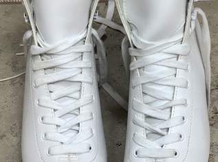 Schlittschuhe Damen Gr. 39, 30 €, Marktplatz-Sportgeräte & Zubehör in 2514 Gemeinde Traiskirchen Schlittschuhe Damen Gr. 39, 30 €, Marktplatz-Sportgeräte & Zubehör in 2514 Gemeinde Traiskirchen