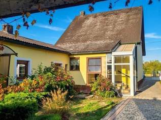 Ihr Platz im Grünen nahe Wien – Haus mit Garten und zwei Garagen in Ortsrandlage, 327000 €, Immobilien-Häuser in 2431 Enzersdorf an der Fischa