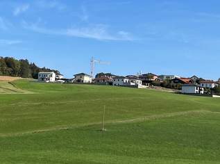 Vollaufgeschlossener Baugrund in Kirchberg bei Mattighofen – 722 m², lastenfrei, ohne Bauzwang, 229500 €, Immobilien-Grund und Boden in 5232 Kirchberg bei Mattighofen