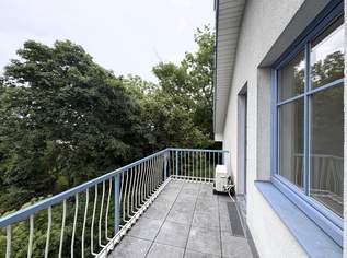 Unbefristete 3-Zimmer-DG-Wohnung mit Balkon und Grünblick // 3-Room Attic Apartment for Rent on an Unlimited Lease, with Balcony and Green Views //, 1309 €, Immobilien-Wohnungen in 2380 Gemeinde Perchtoldsdorf Unbefristete 3-Zimmer-DG-Wohnung mit Balkon und Grünblick // 3-Room Attic Apartment for Rent on an Unlimited Lease, with Balcony and Green Views //, 1309 €, Immobilien-Wohnungen in 2380 Gemeinde Perchtoldsdorf