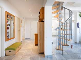 4,5-Zimmer-Wohnung mit großer Terrasse, Seeblick & Ausbaupotenzial, 645000 €, Immobilien-Wohnungen in 5164 Seeham 4,5-Zimmer-Wohnung mit großer Terrasse, Seeblick & Ausbaupotenzial, 645000 €, Immobilien-Wohnungen in 5164 Seeham