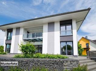 Gepflegtes Zweifamilienhaus mit Schwimmteich und exklusivem Wellnessbereich, 708000 €, Immobilien-Gewerbeobjekte in 4060 Leonding